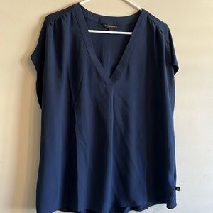 Women’s XL Banana Republic Navy short sleeved V Neck dress shirt , workwear